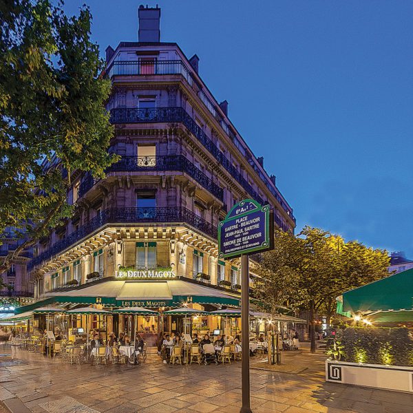 the outside of Parisian cafe Les Deux Magot