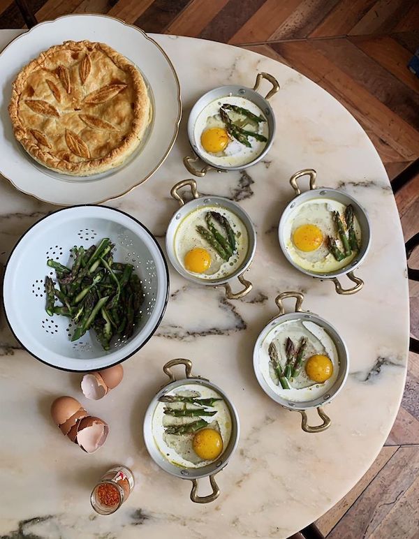 process of baking dishes of egg and asparagus