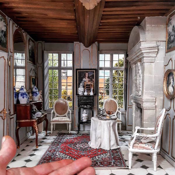 chateau dollhouse living room
