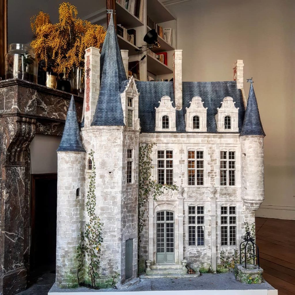 chateau dollhouse