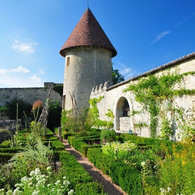 garden with turret and wall