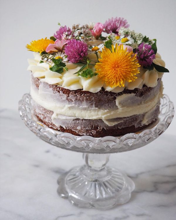 cake with flowers