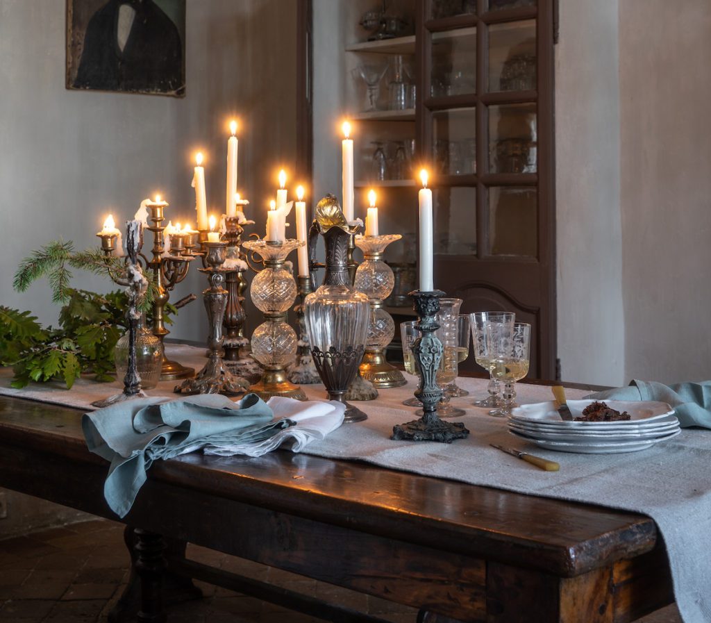 chateau tablescape