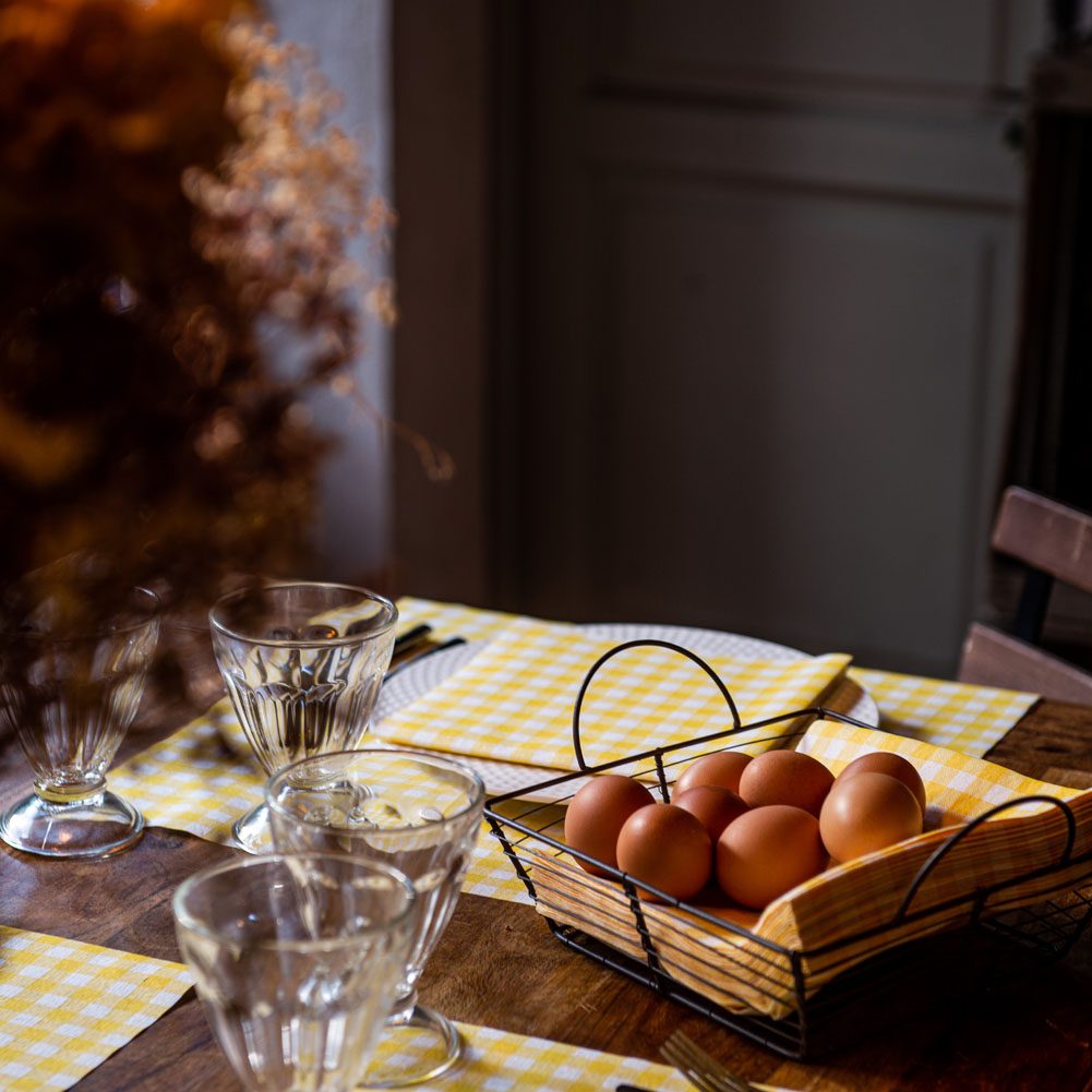 yellow napkins