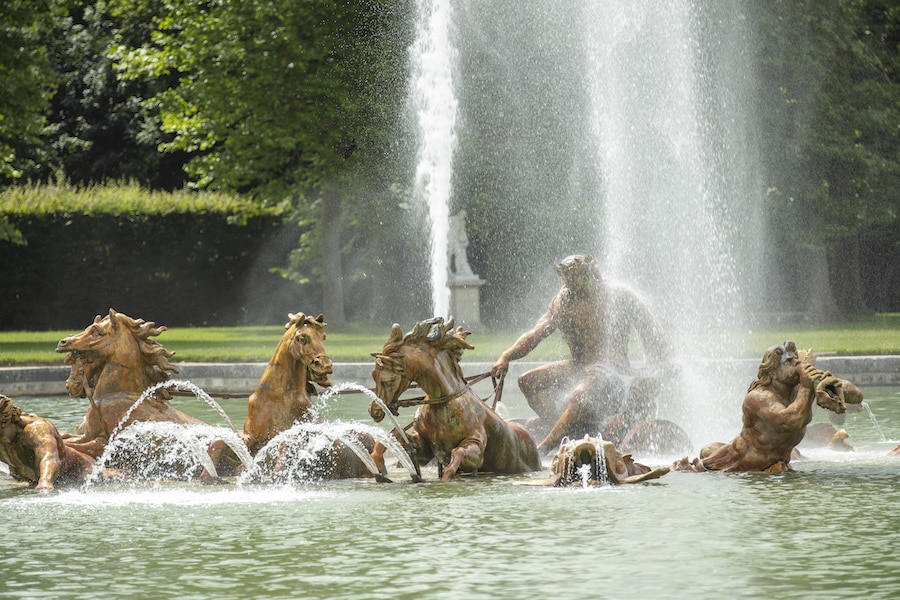 versailles fountains day trip from paris