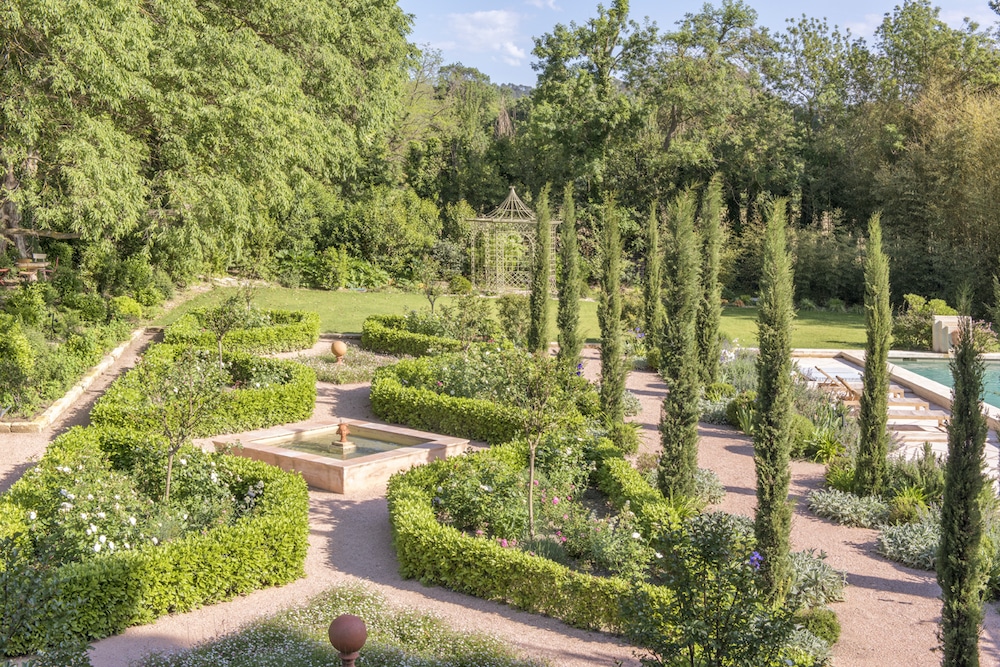 lafourcade garden - my french country home magazine 