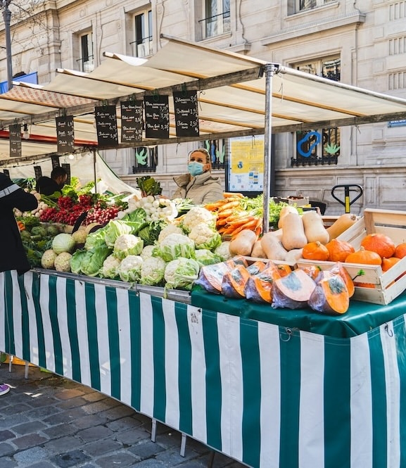 farmers market in Paris