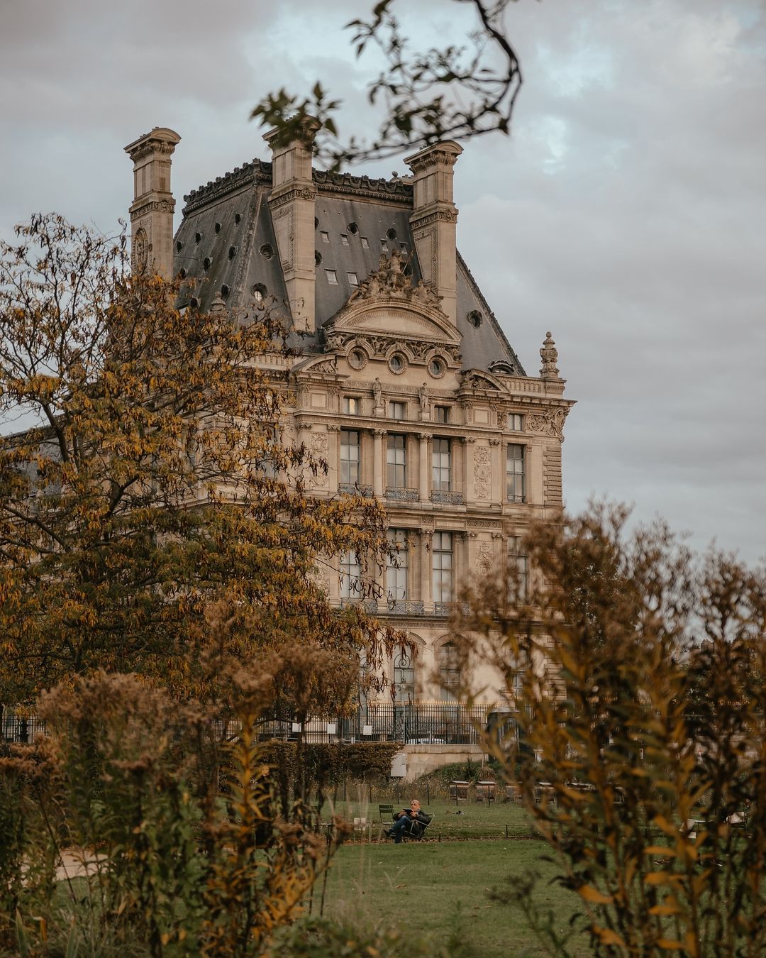 fall in france jardin des tuileries 