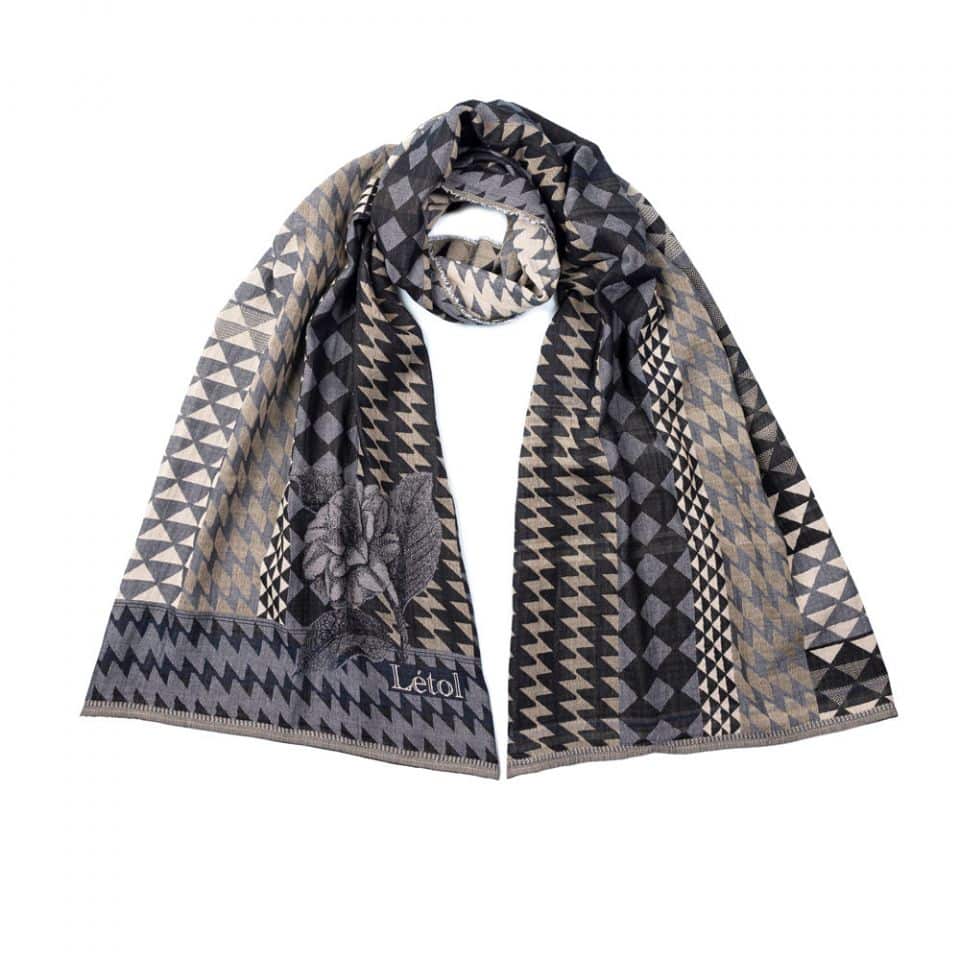 french winter fashion scarf