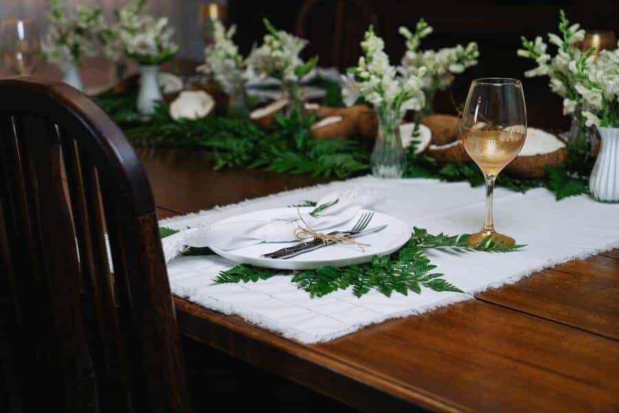 table setting inspired by the french