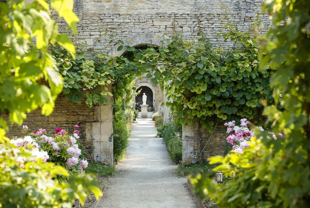 french garden design pathway