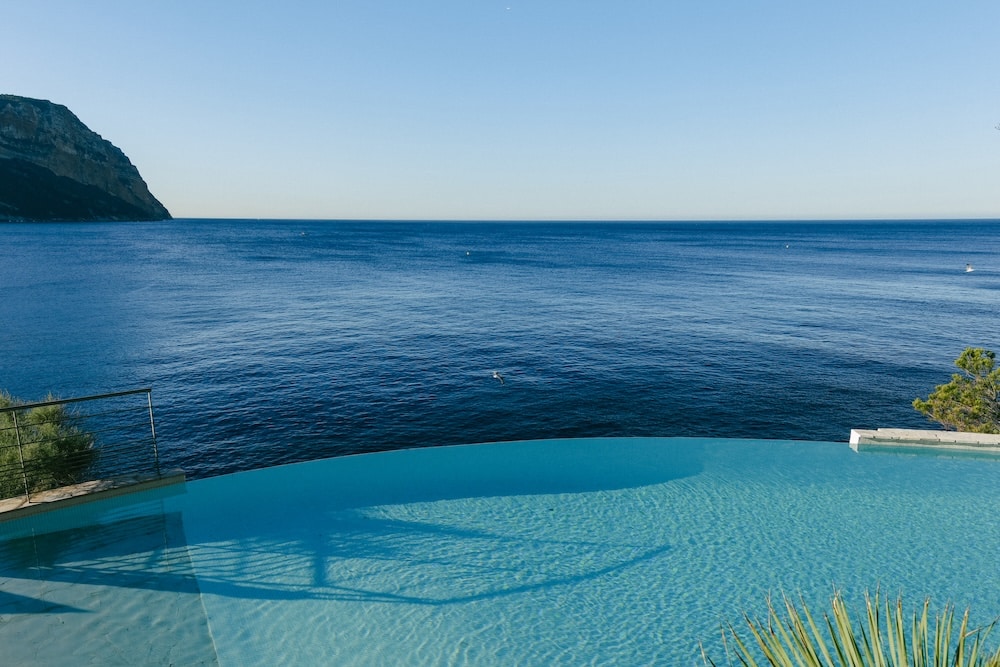 les roches blanches pool