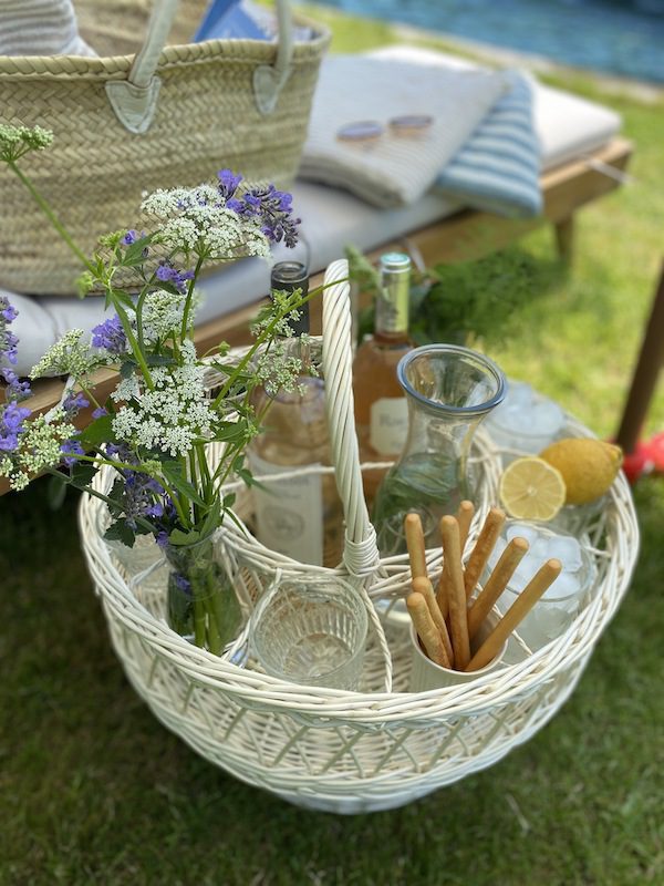 wicker bottle basket