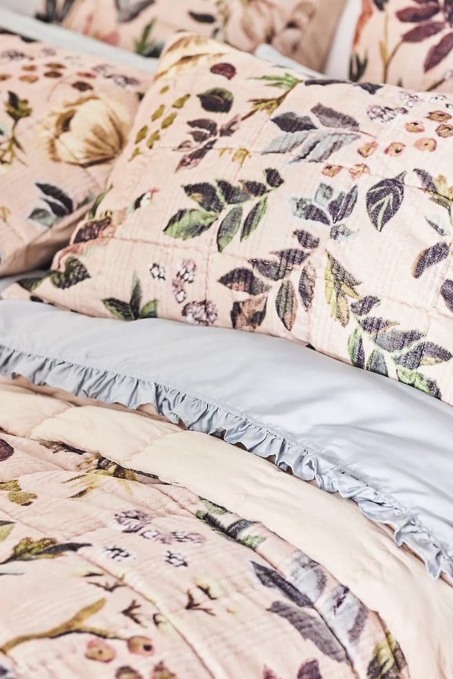 French grandeur: floral bedding