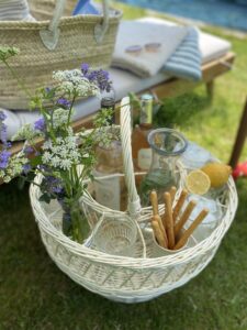 Wicker French cocktail organizer.