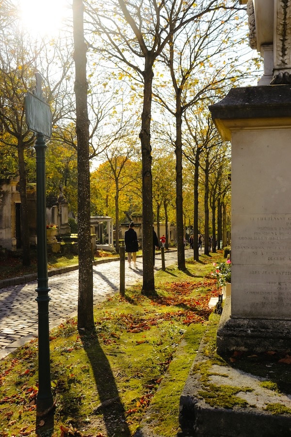 pere lachaise street