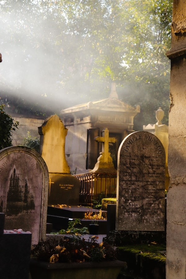 pere lachaise graves
